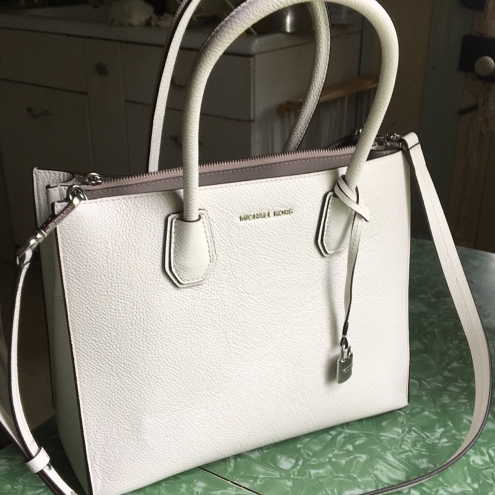 Michael Kors Optic White large Mercer bag